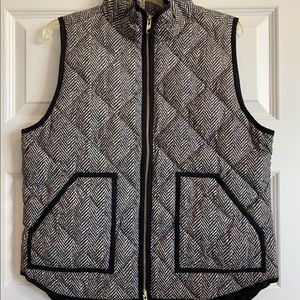 J. Crew Black & Cream Herringbone Puffer Vest • Large